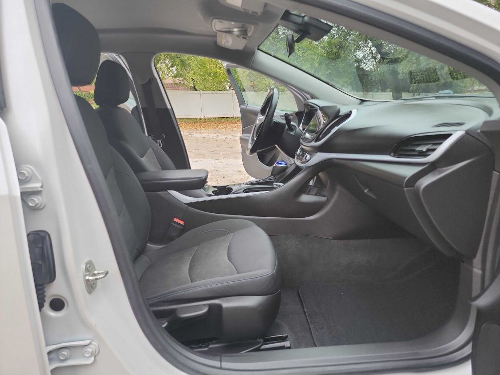 2016 Chevrolet Volt Image 34