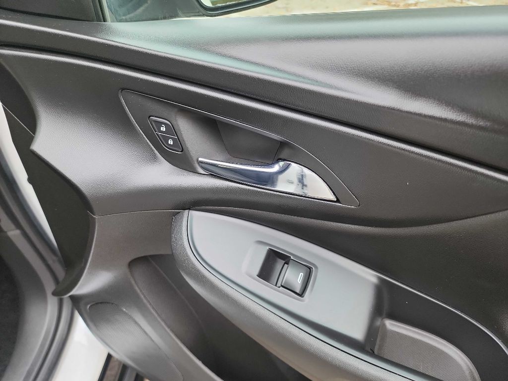 2016 Chevrolet Volt Image 35