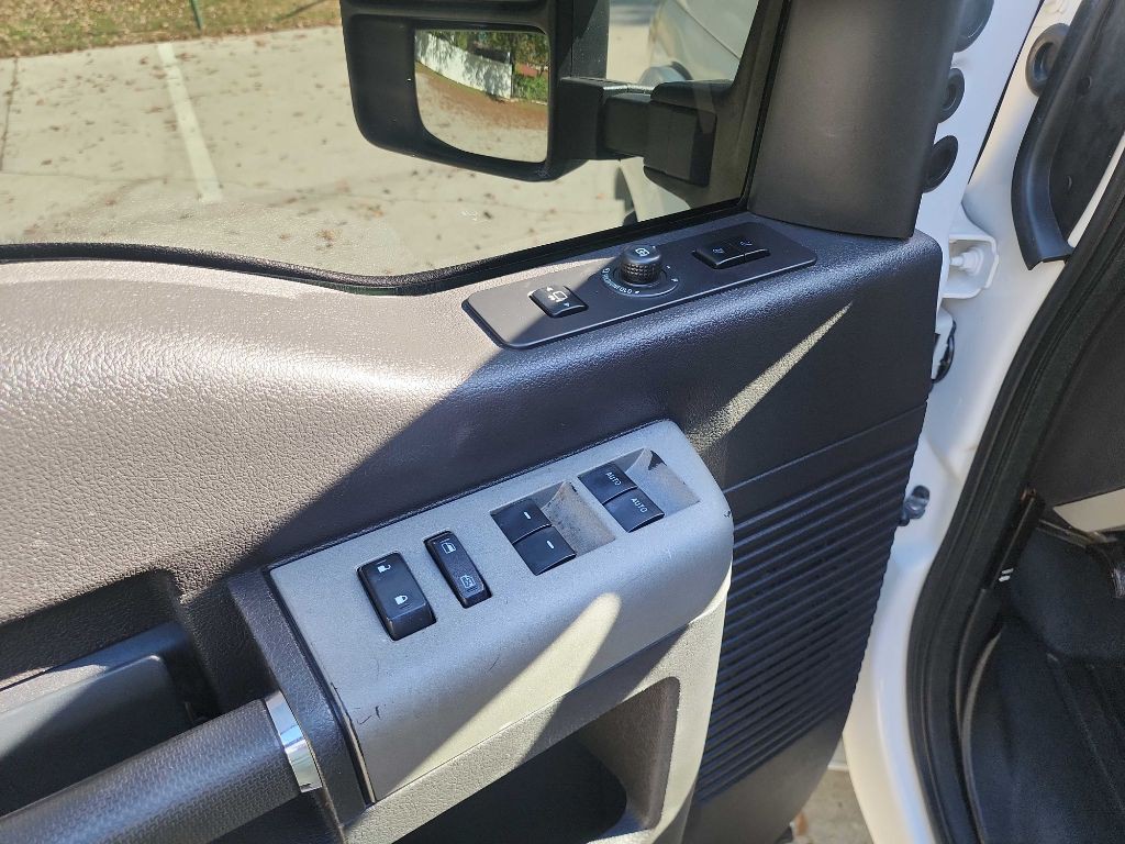 2015 Ford F-350 Image 16