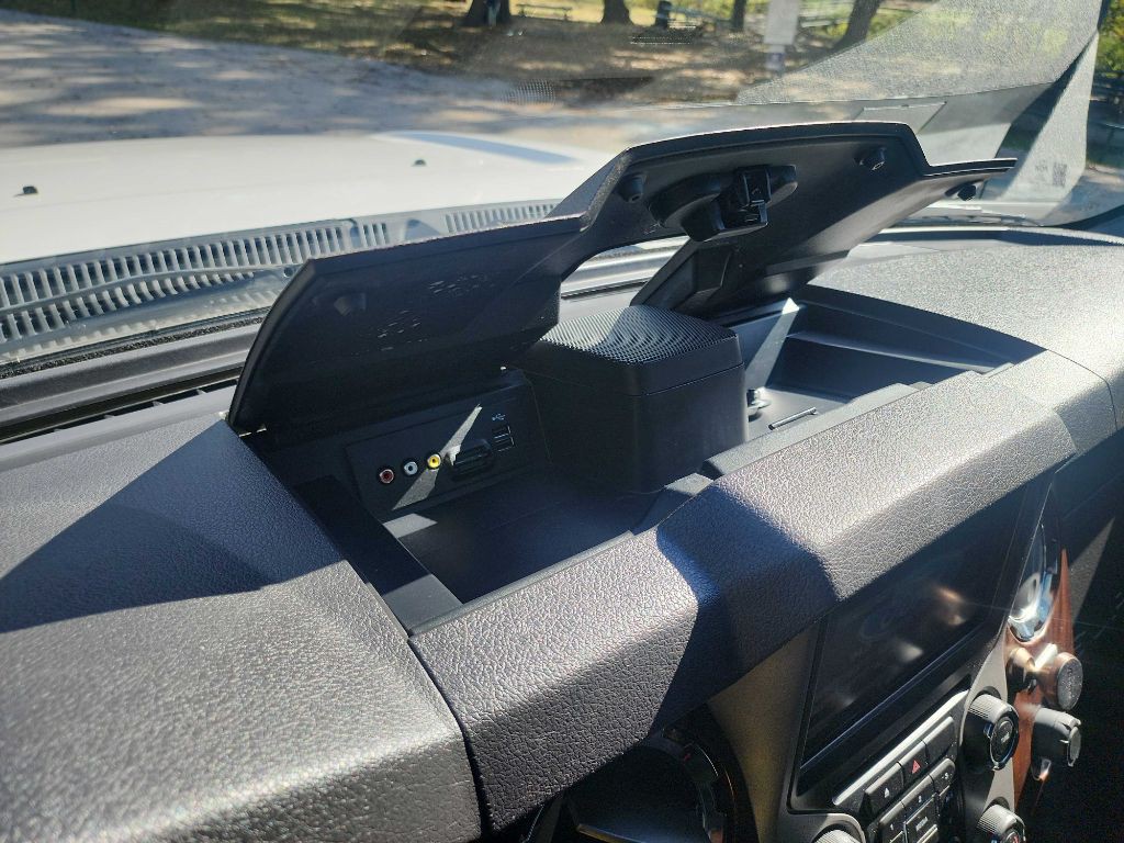 2015 Ford F-350 Image 24