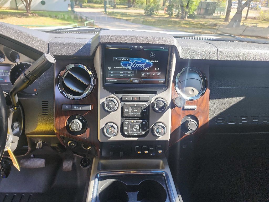 2015 Ford F-350 Image 25