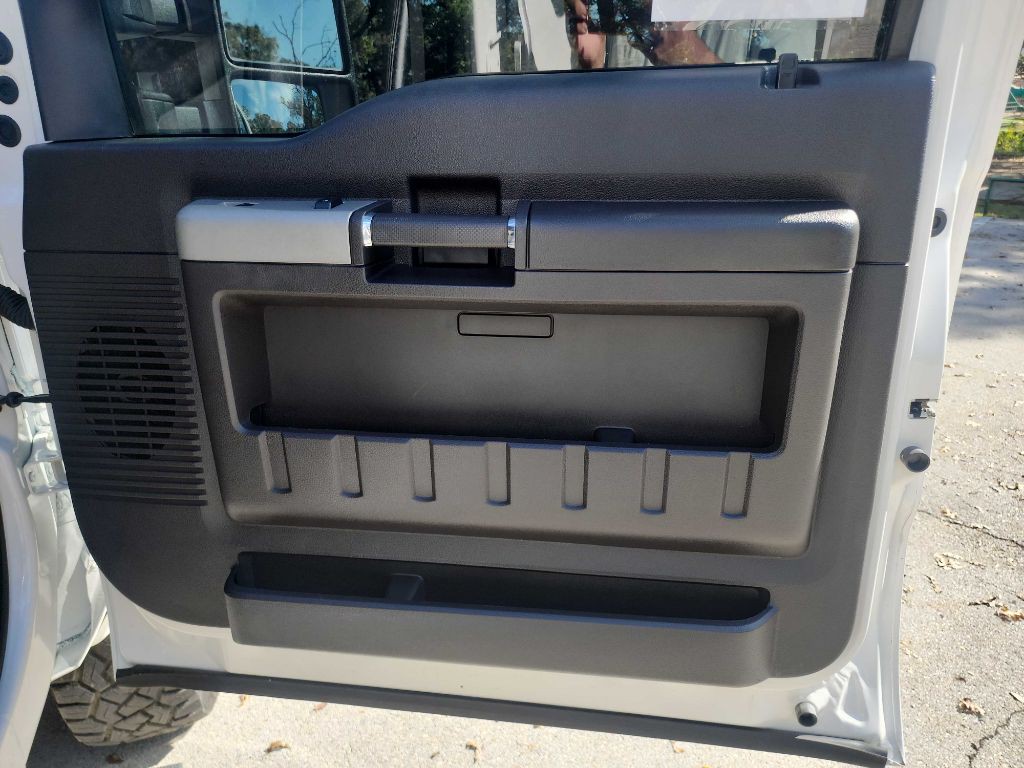 2015 Ford F-350 Image 37