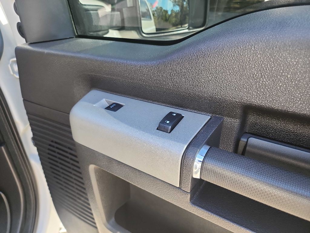 2015 Ford F-350 Image 40