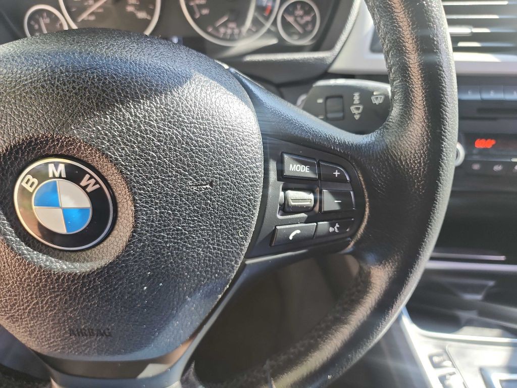 2015 BMW 3 Series Image 16