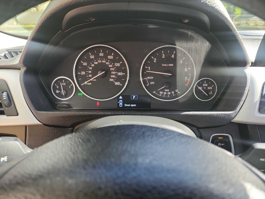 2015 BMW 3 Series Image 18