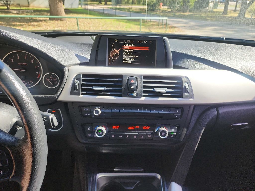 2015 BMW 3 Series Image 19