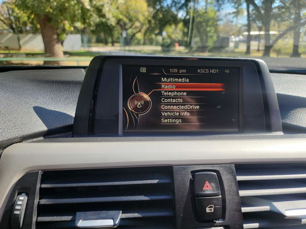 2015 BMW 3 Series Image 21