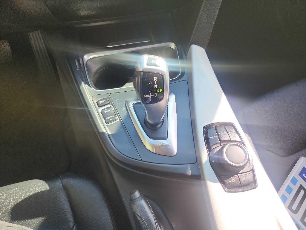 2015 BMW 3 Series Image 22