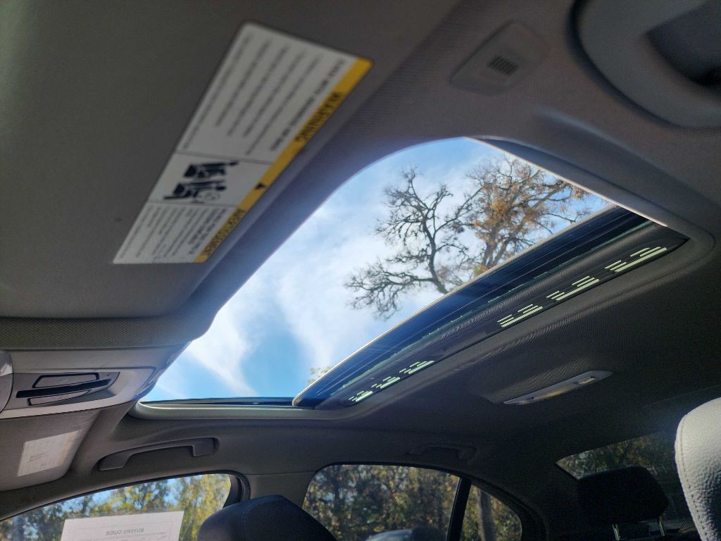 2015 BMW 3 Series Image 23