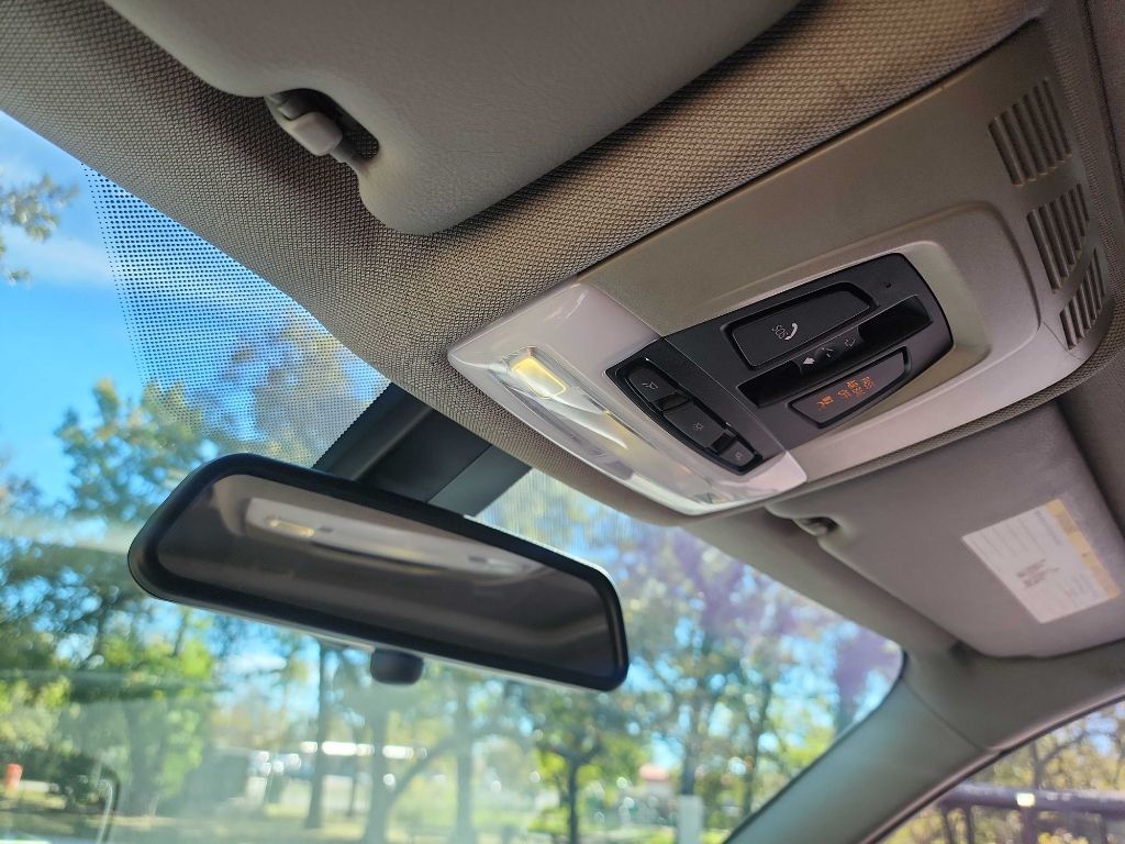 2015 BMW 3 Series Image 24