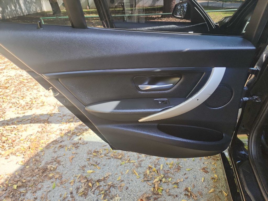 2015 BMW 3 Series Image 27