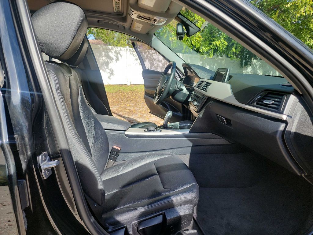 2015 BMW 3 Series Image 34