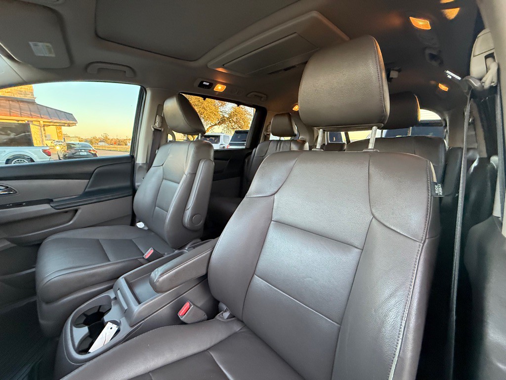 2014 Honda Odyssey Image 16