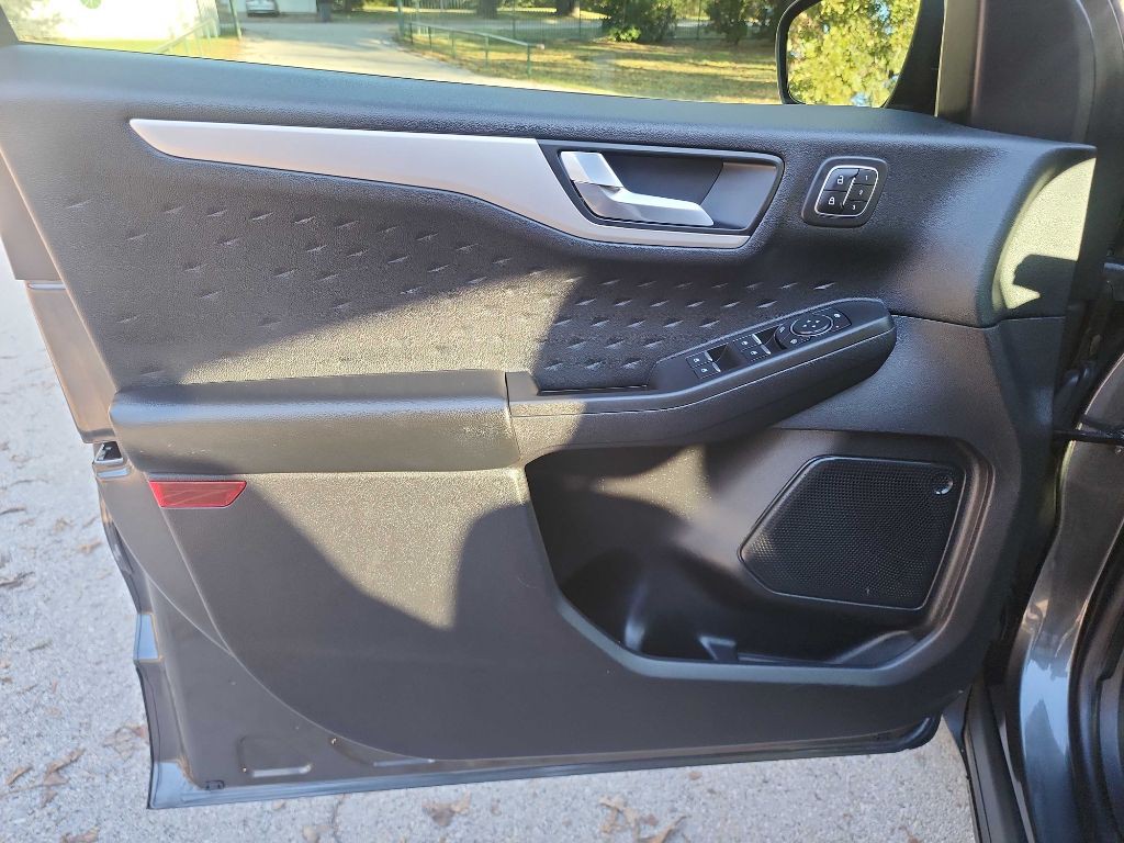 2020 Ford Escape Image 15