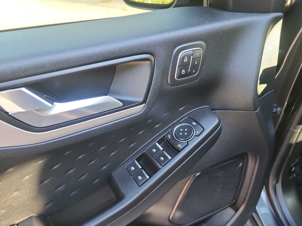 2020 Ford Escape Image 16