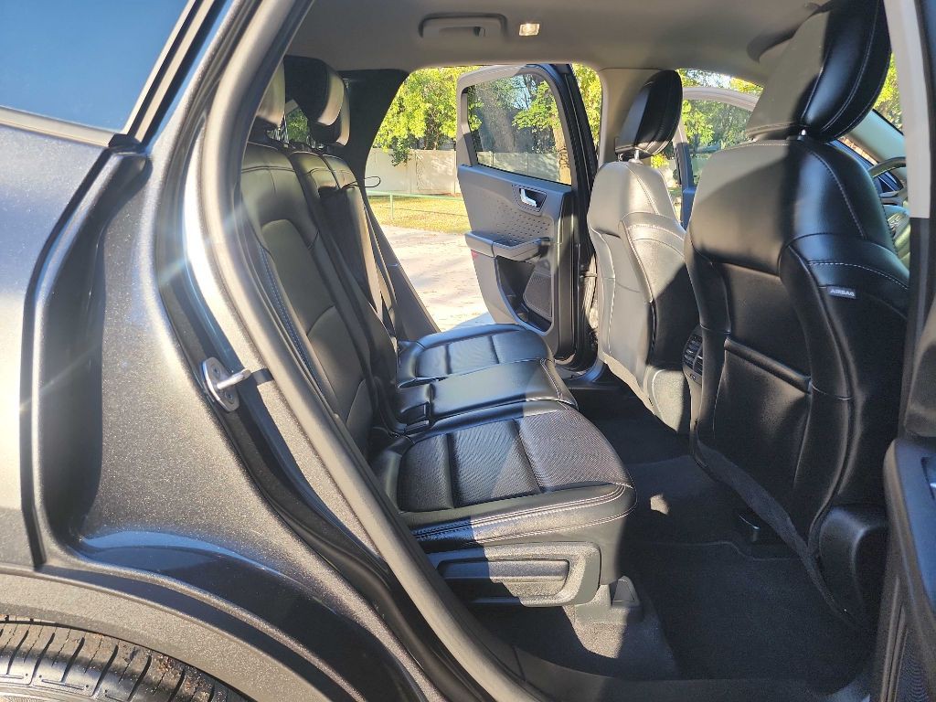 2020 Ford Escape Image 33