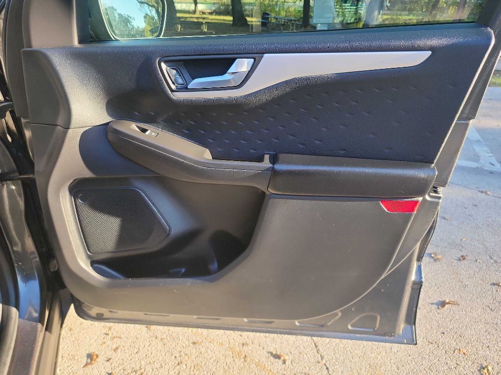 2020 Ford Escape Image 37