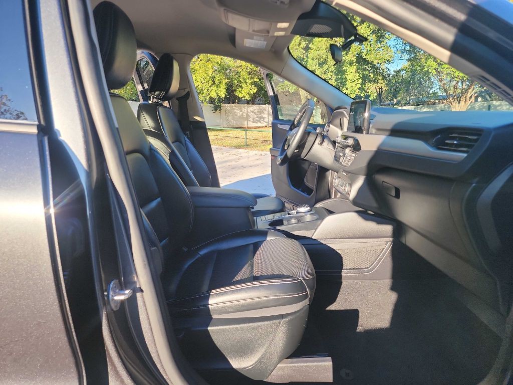 2020 Ford Escape Image 38