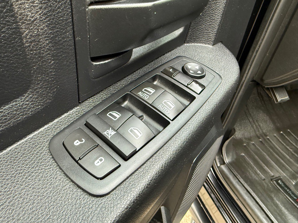 2013 RAM 2500 Image 23