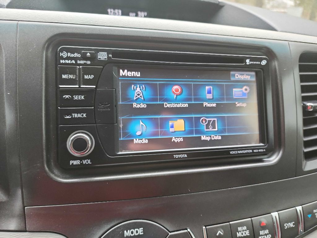 2014 Toyota Sienna Image 15