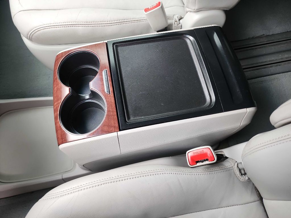 2014 Toyota Sienna Image 23