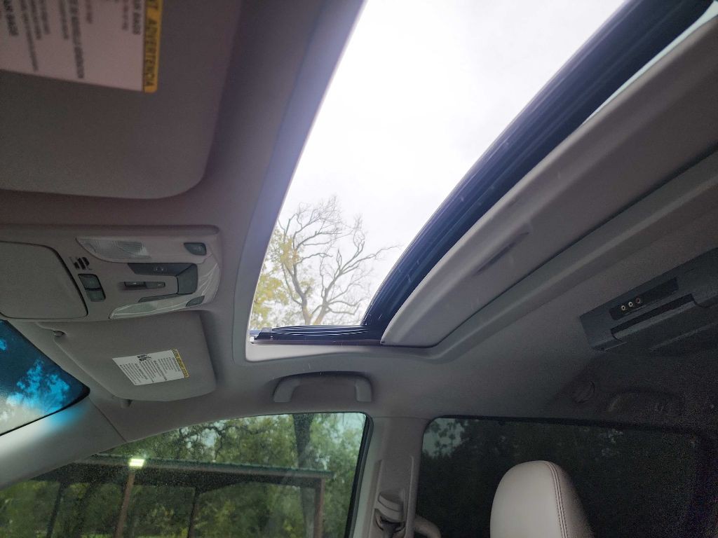 2014 Toyota Sienna Image 37