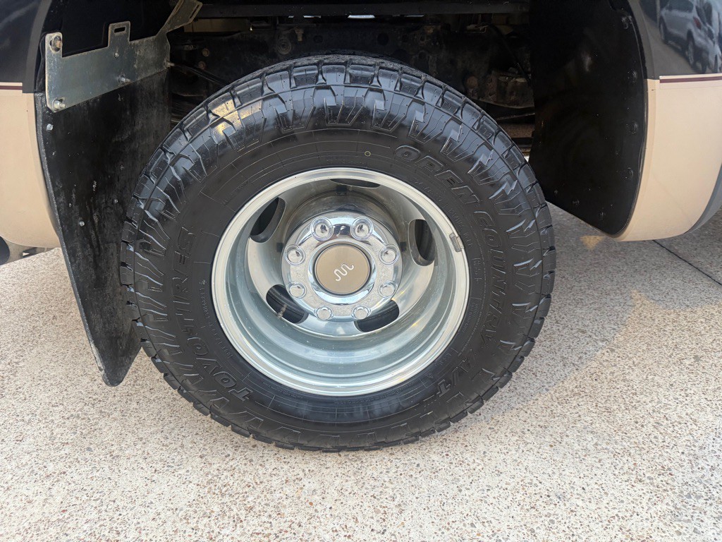 2011 Ford F-350 Image 16