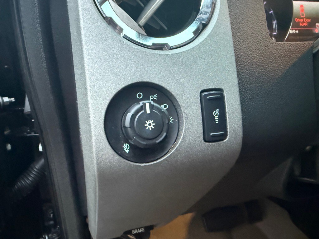 2011 Ford F-350 Image 21