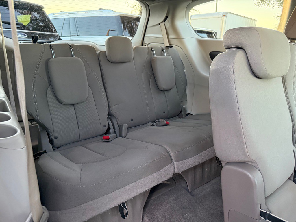 2017 Chrysler Pacifica Image 18