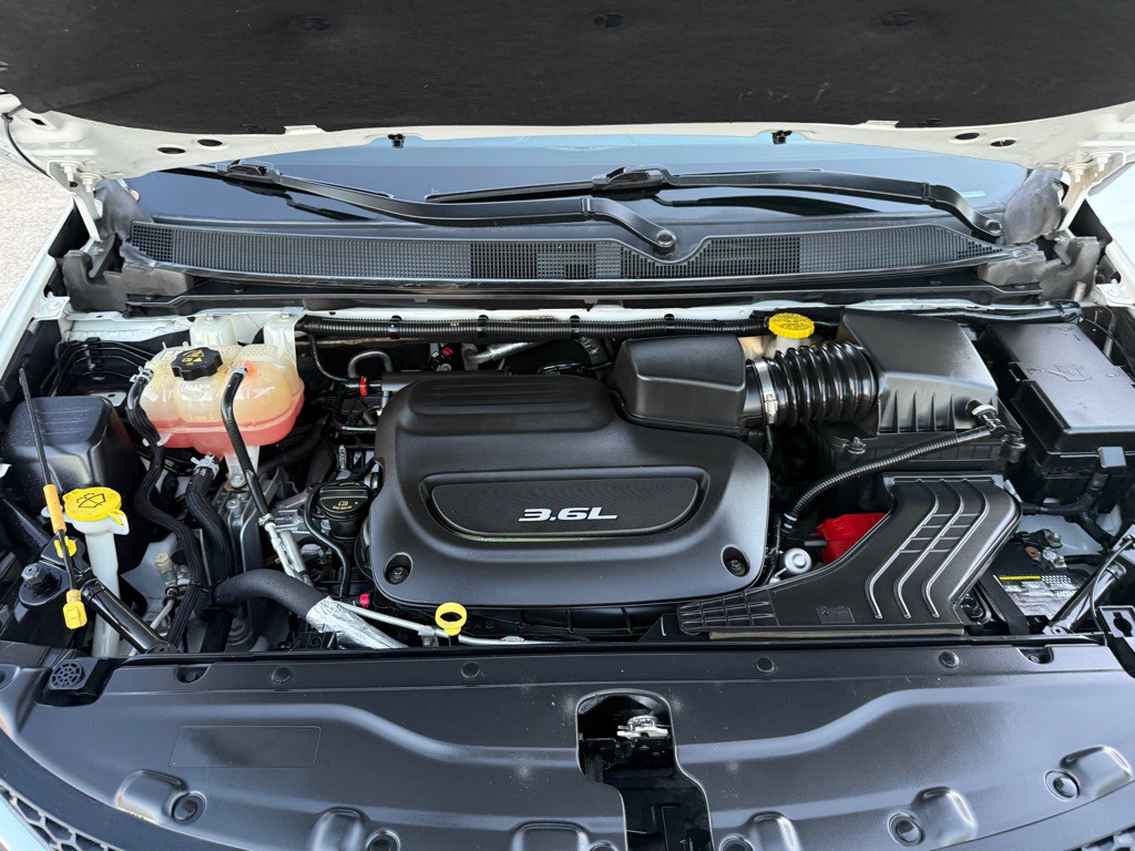 2017 Chrysler Pacifica Image 35