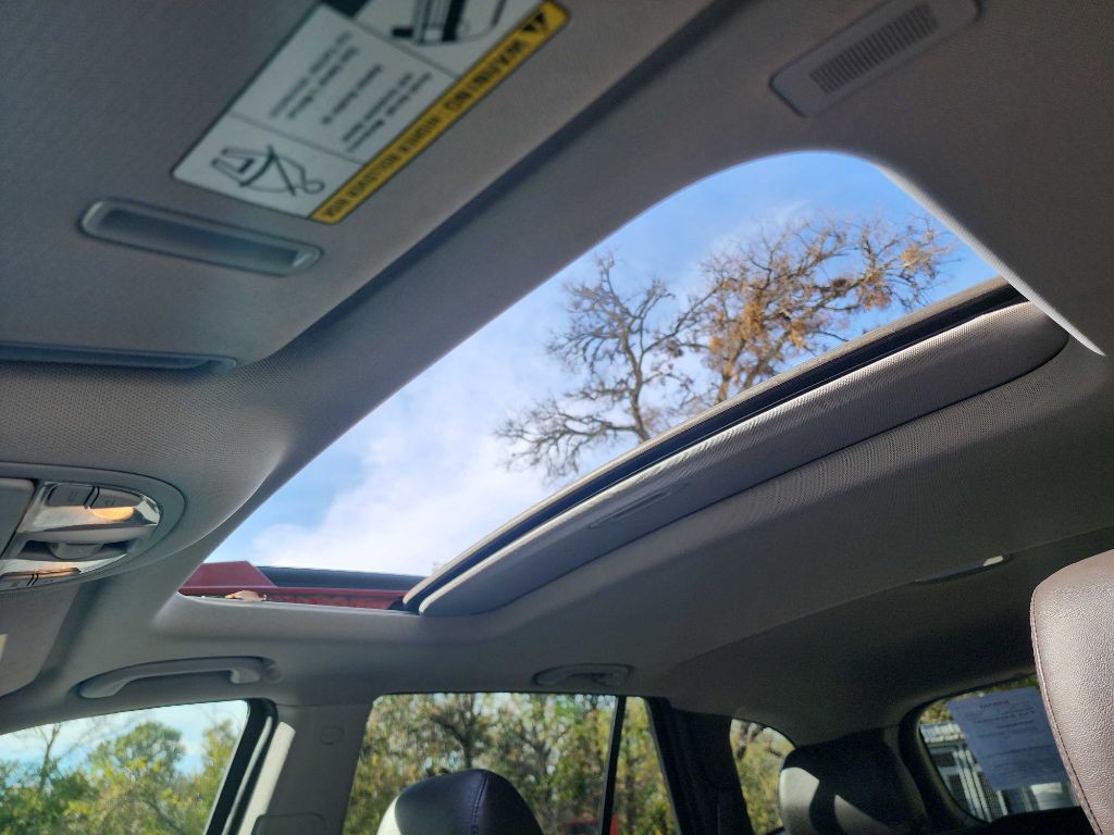 2011 Hyundai Santa Fe Image 25