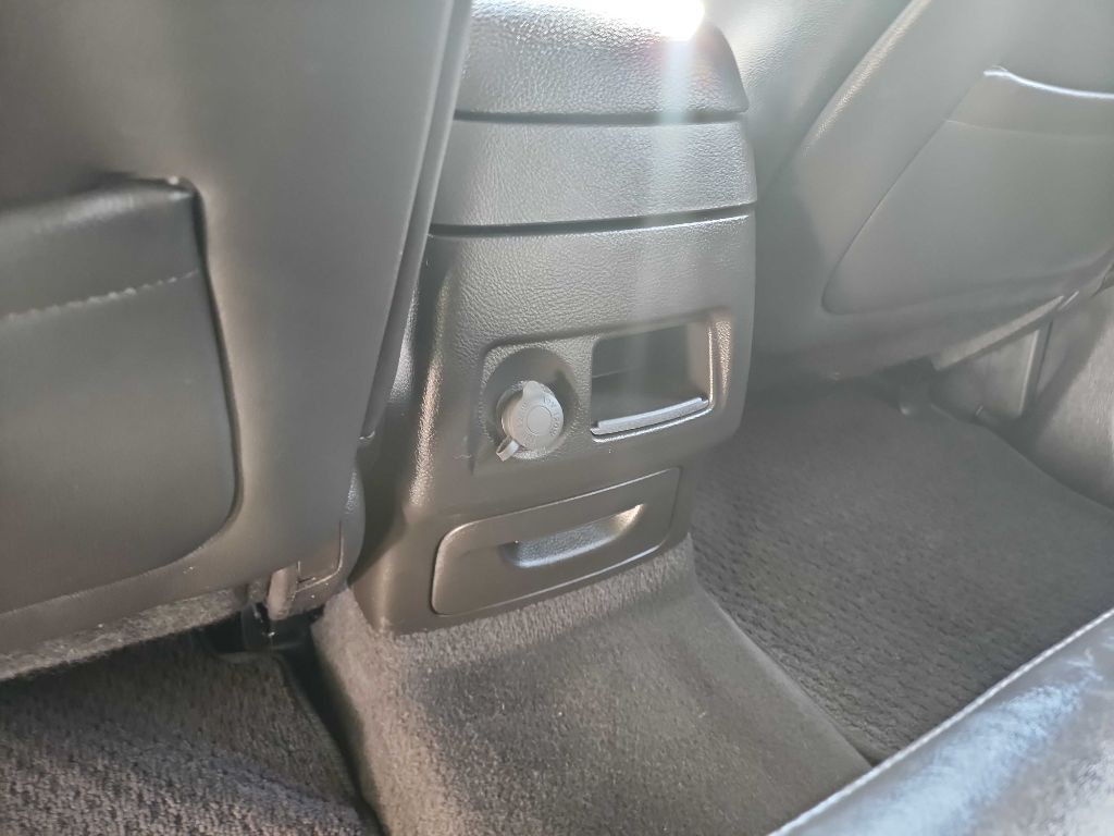 2011 Hyundai Santa Fe Image 34