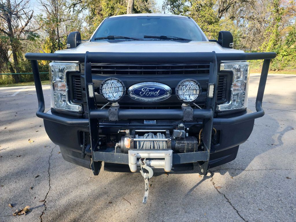 2017 Ford F-250 Image 2
