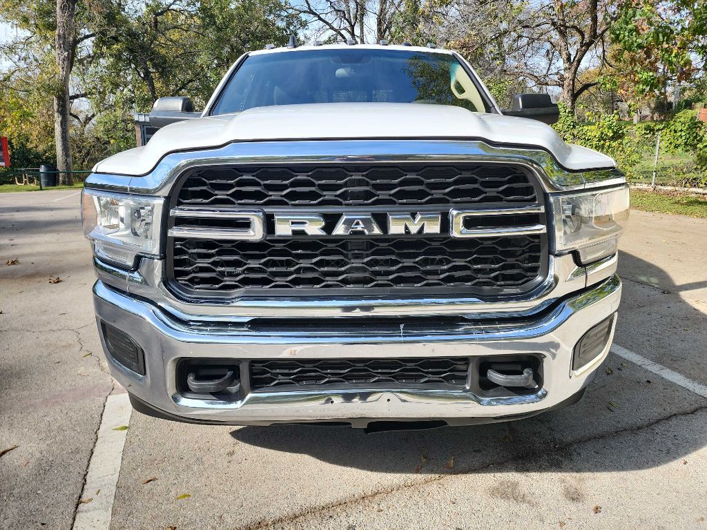 2019 RAM 3500 Image 2