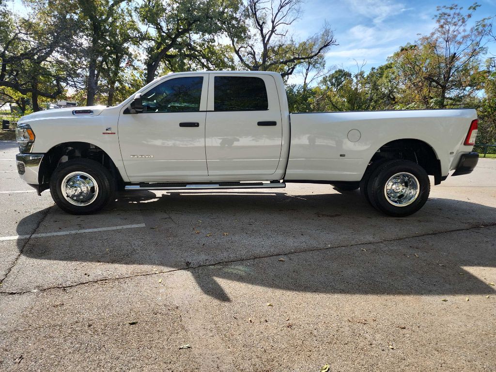 2019 RAM 3500 Image 4