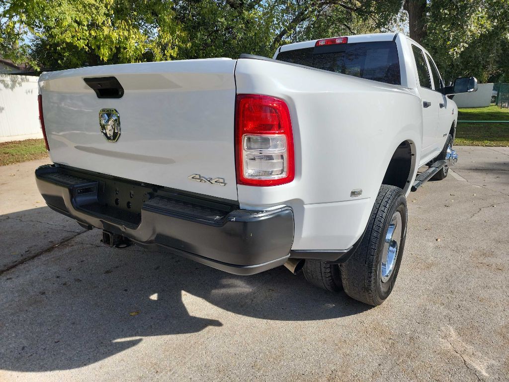 2019 RAM 3500 Image 10