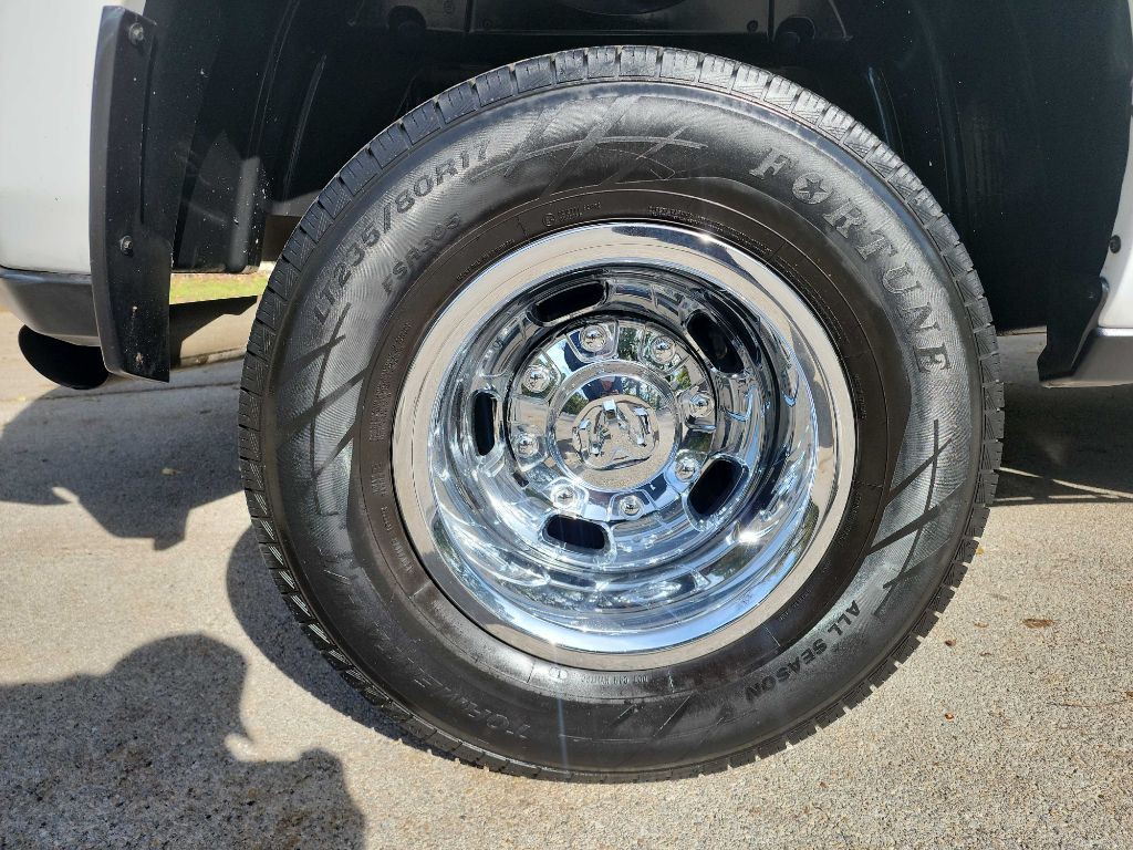 2019 RAM 3500 Image 12