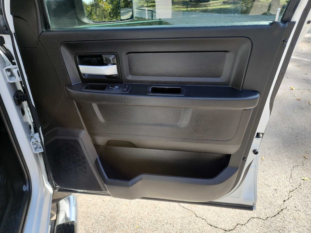 2019 RAM 3500 Image 36