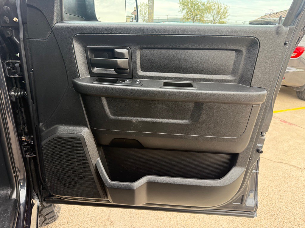 2014 RAM 2500 Image 25