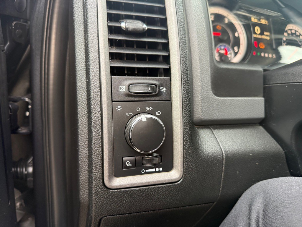 2014 RAM 2500 Image 27