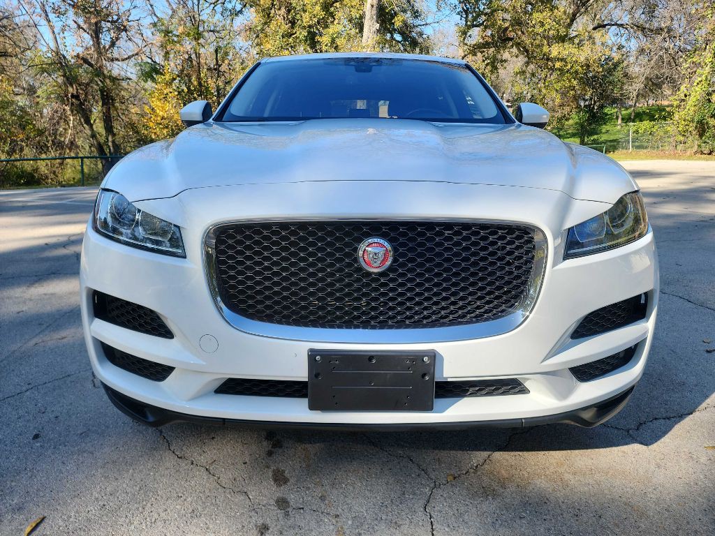 2018 Jaguar F-PACE Image 2