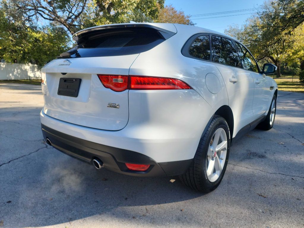 2018 Jaguar F-PACE Image 10