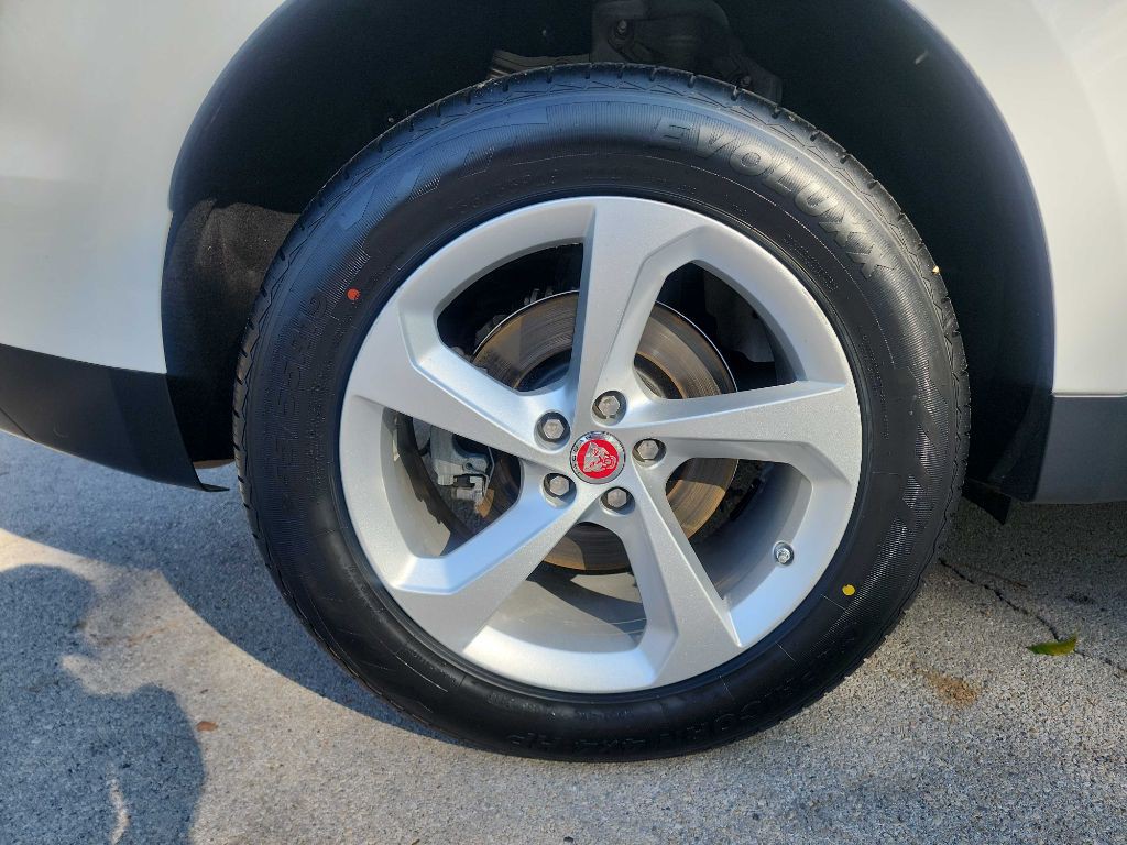 2018 Jaguar F-PACE Image 13