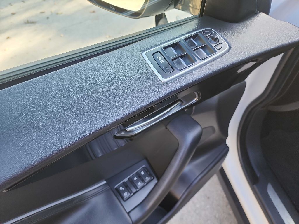 2018 Jaguar F-PACE Image 19