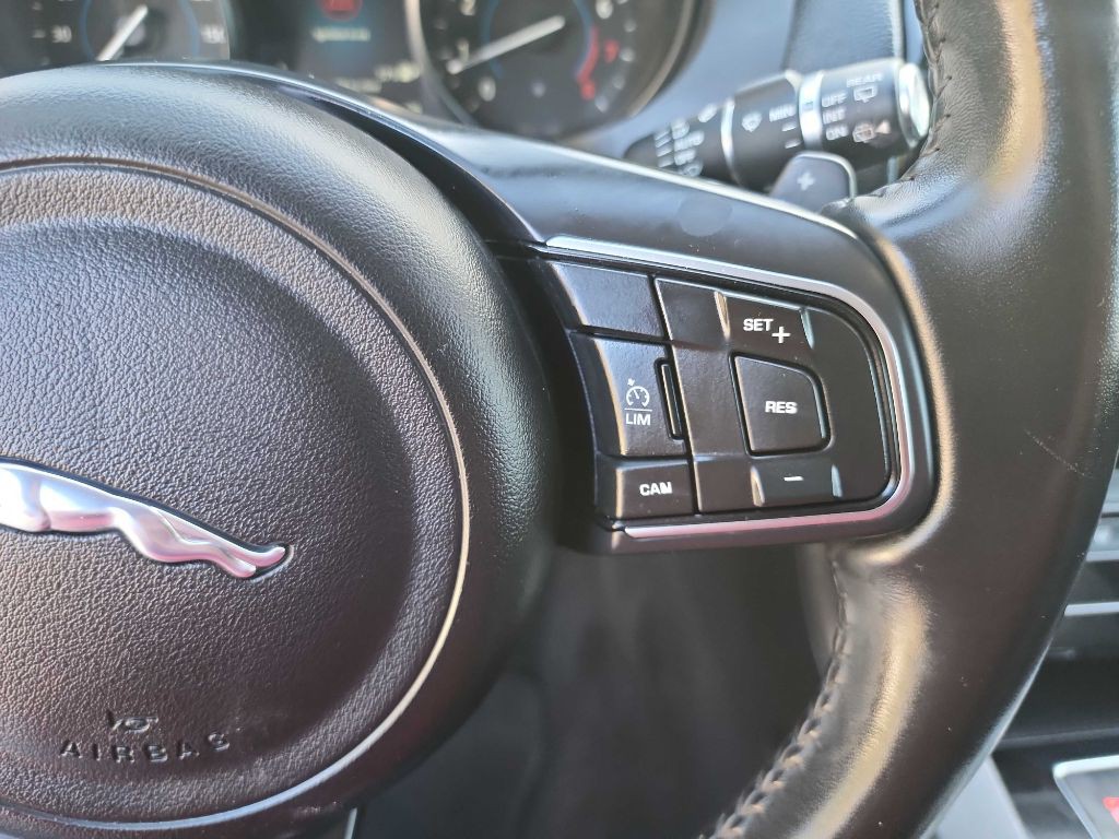 2018 Jaguar F-PACE Image 22