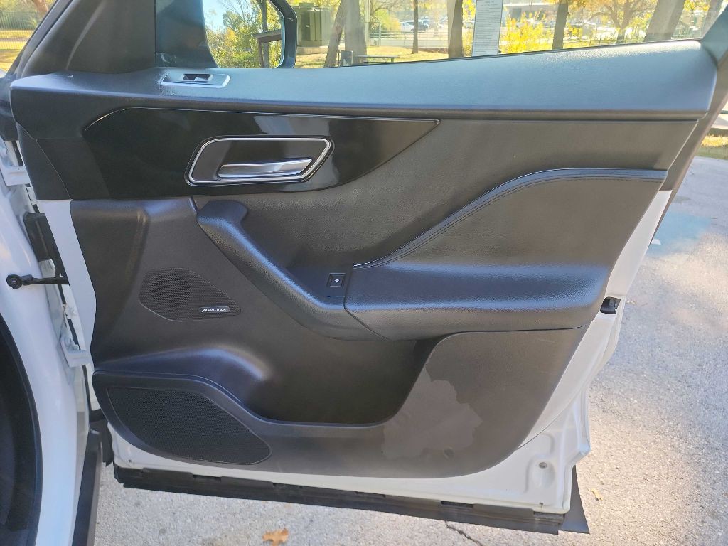 2018 Jaguar F-PACE Image 43