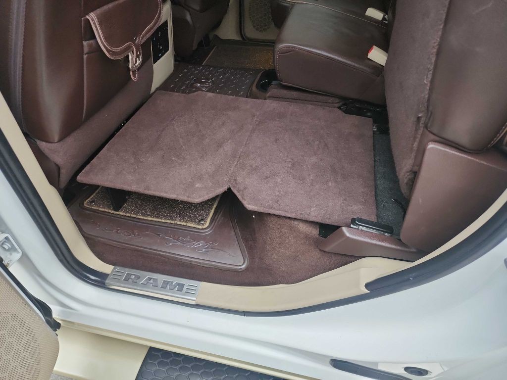 2016 RAM 3500 Image 38