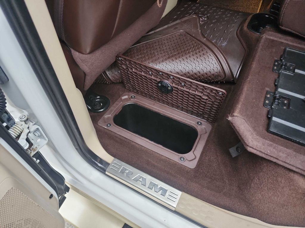 2016 RAM 3500 Image 39