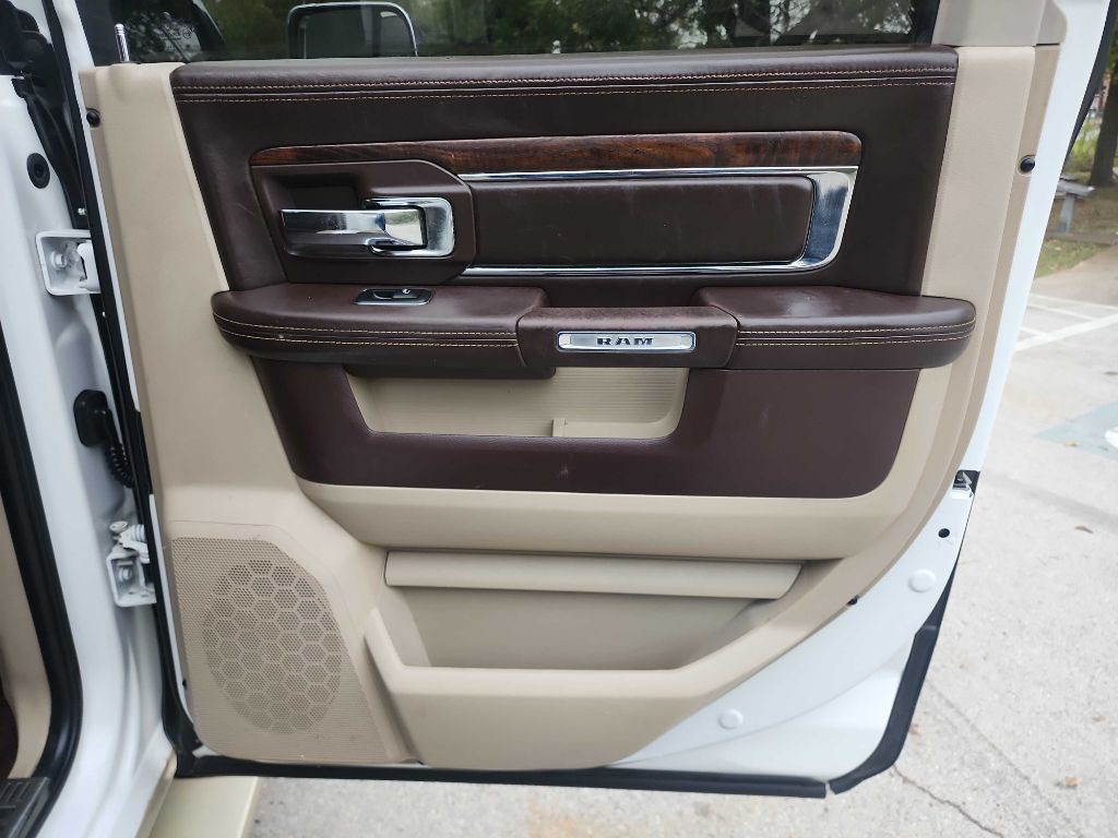 2016 RAM 3500 Image 40