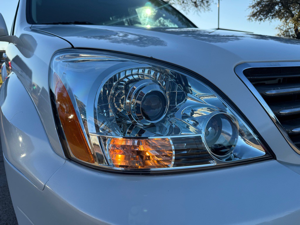 2005 Lexus GX Image 10